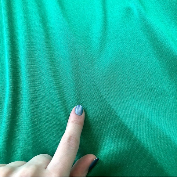 Vintage 70s House of Bianchi Kelly Green Surplice Bust Gown w/ Capelet Shawl - Picture 9 of 16